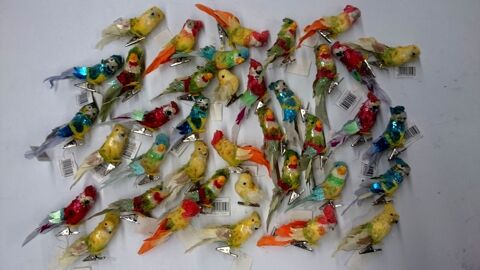 LOT DE 38 OISEAUX MULTICOLORE SUR PINCE DÉCORATIF NEUF 40 Bourseul (22)