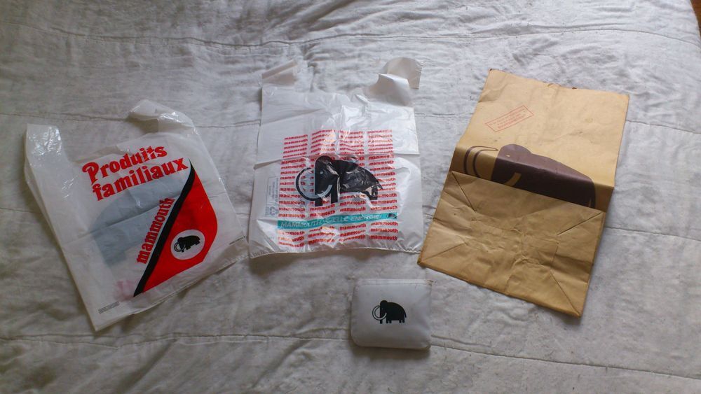Quatre anciens sacs mammouth 