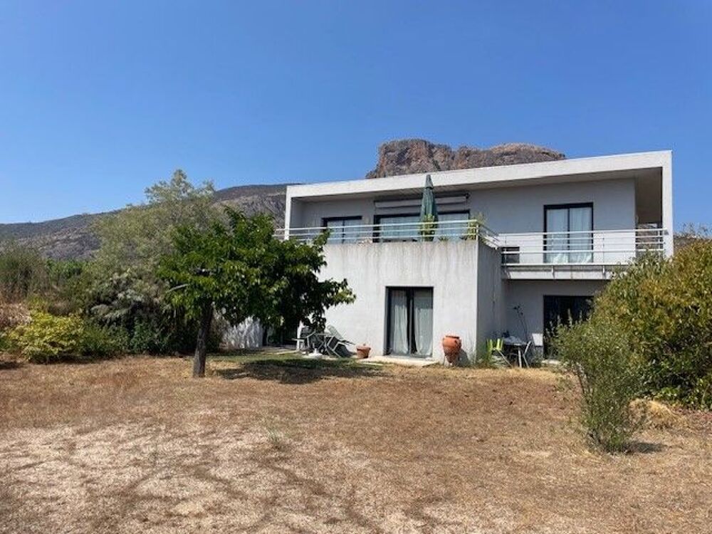 Vente Maison Villa 180m2 - 4 pièces Afa