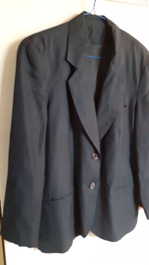 TRES BELLEZ VESTE BLAZER EN SOIE 45 Marseille 3 (13)
