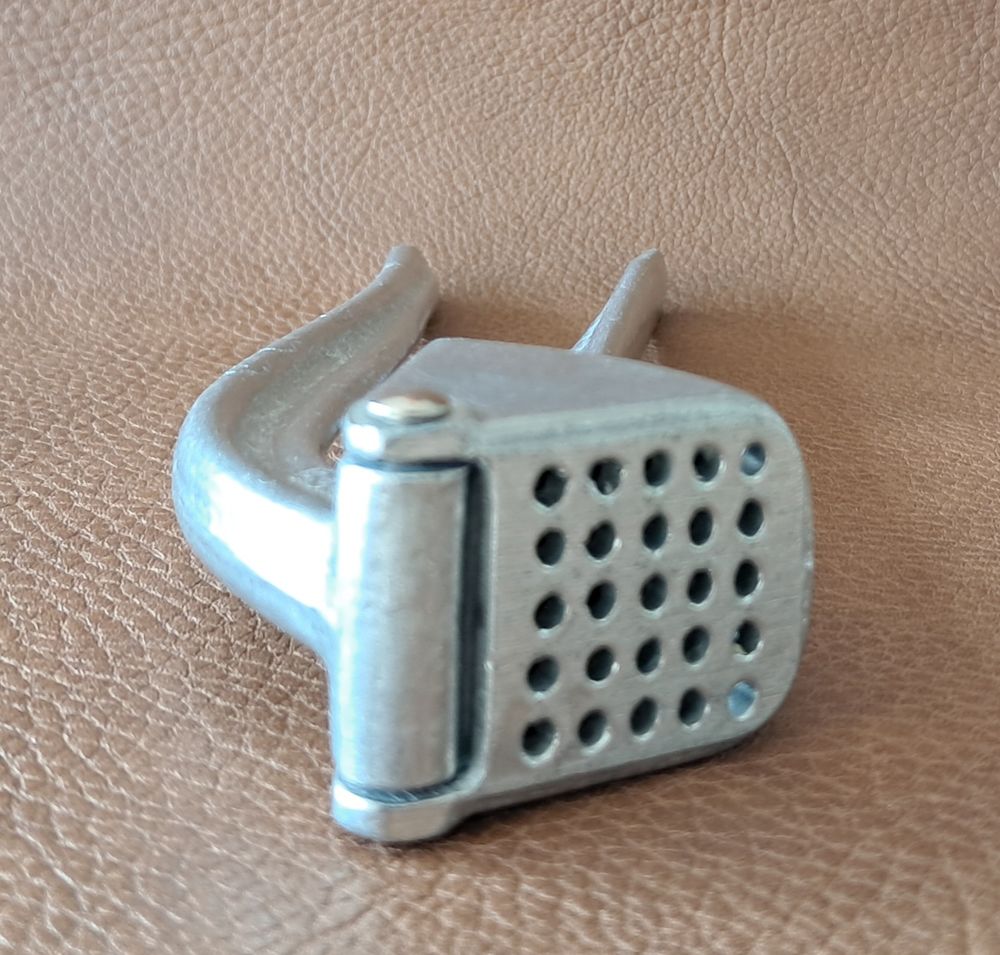 presse ail en m&eacute;tal inox 
longueur 14 cm
Cuisine