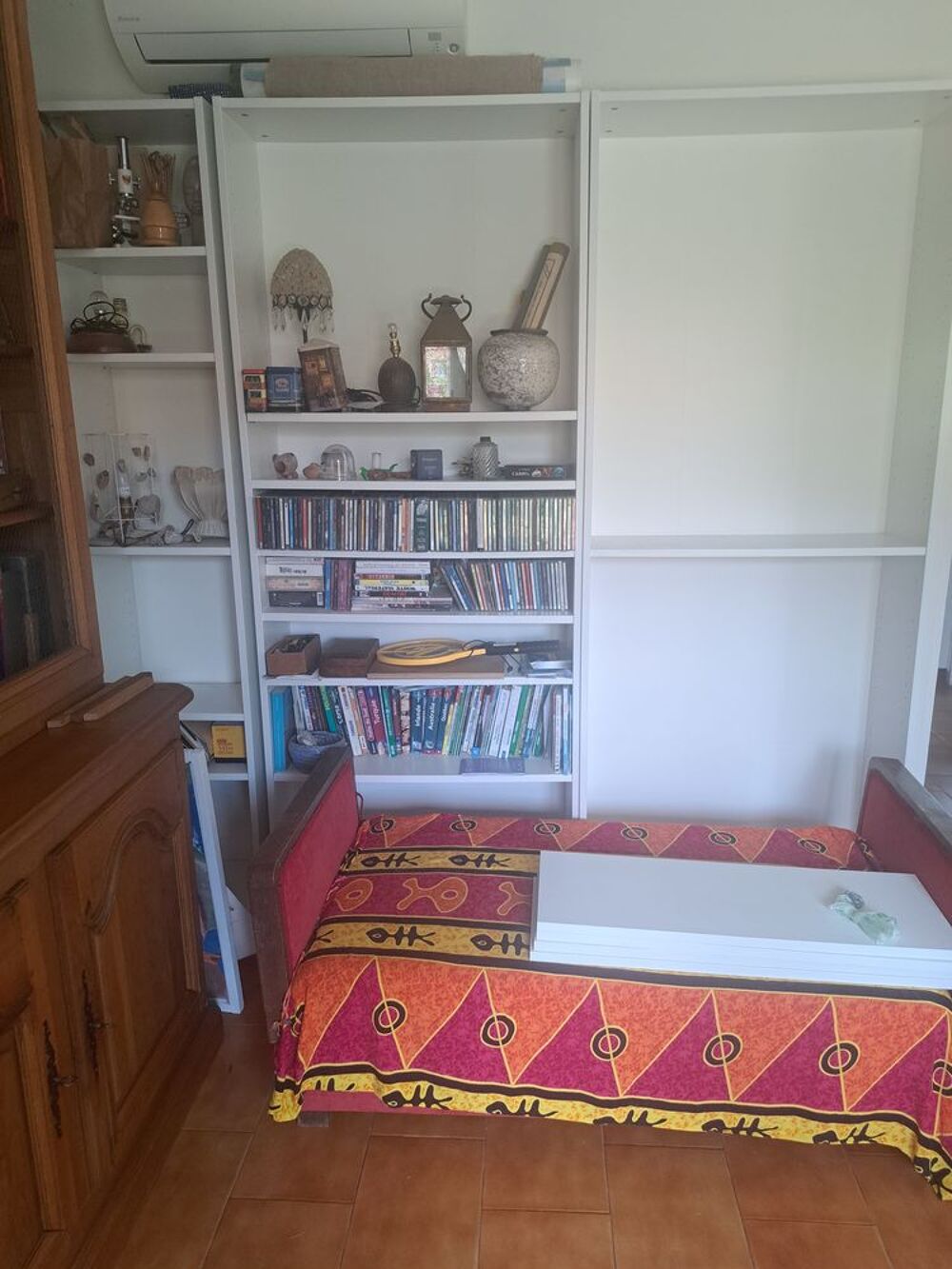 3 meubles &eacute;tag&egrave;res Billy Ikea blanc .
2 en 80cm 1 en 40cm Meubles