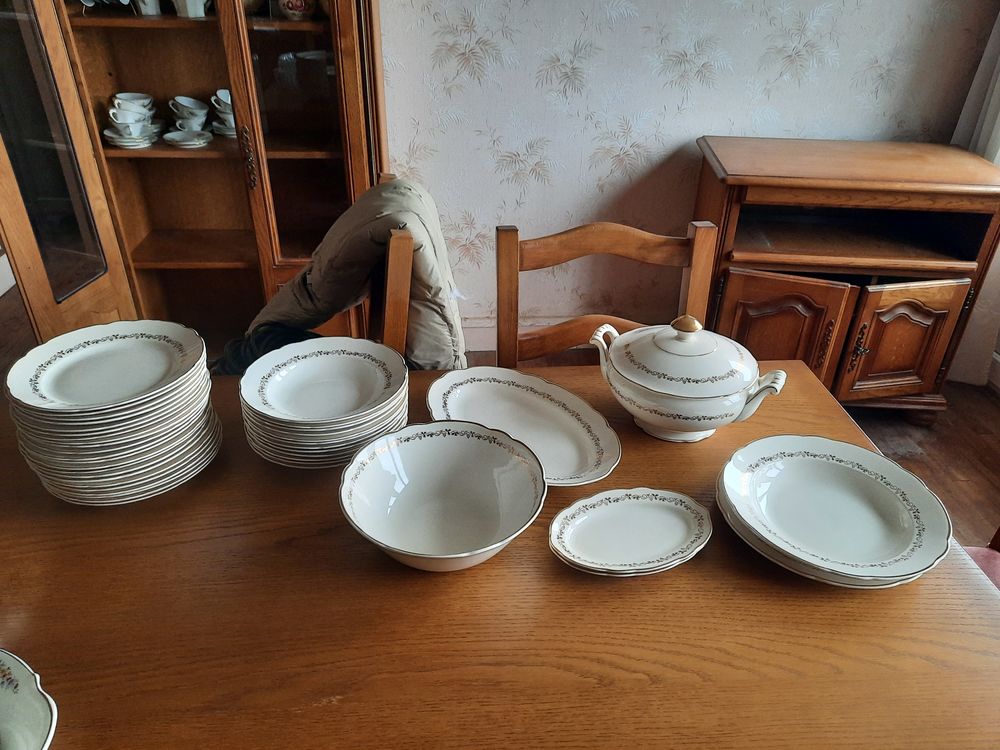 Service Villeroy et Boch complet avec soupi&egrave;re 