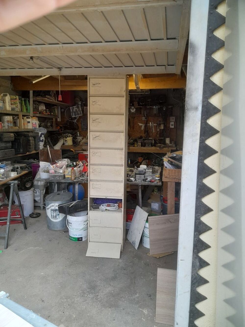 lot armoires indus Meubles