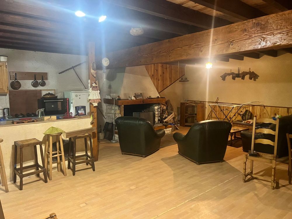Maison 5 pièces 122 m² · à La Fajolle · 122 m² · 90 000 €