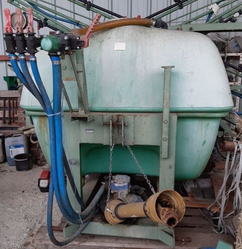 PULVERISATEUR SEGUIP 800 l 150 82270 Montpezat-de-quercy