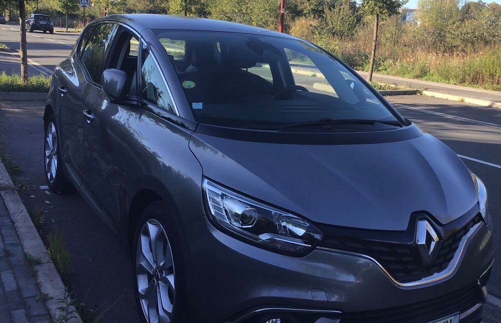 Megane IV M&eacute;gane IV Berline dCi 130 Energy Akaju 2018 occasion 59770 Marly