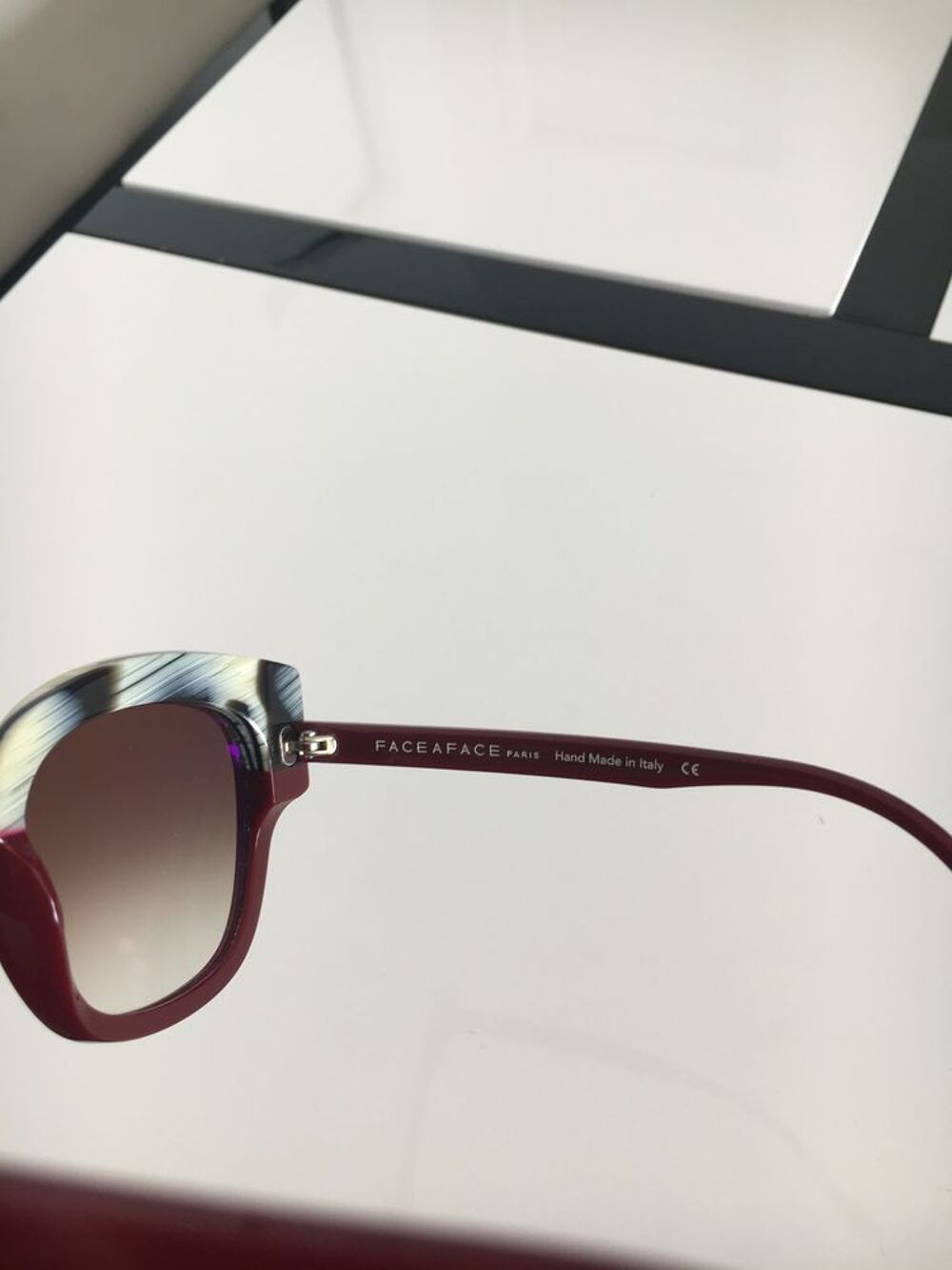 Lunettes de soleil marque FACE &Agrave; FACE Bijoux et montres
