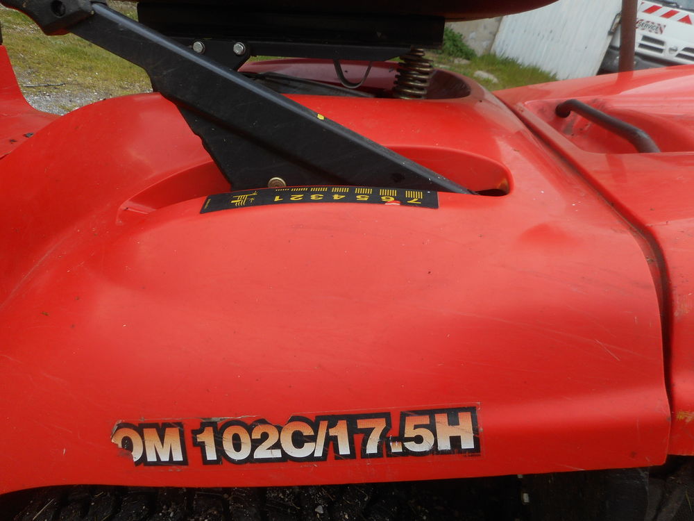 Tracteur tondeuse OLE O MAC 17.5 cv, et 12cv sortie grange Bricolage