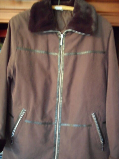 TRES BEAU MANTEAU FEMME 8 Bauvin (59)