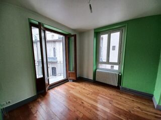 Vente Appartement SAINT JEAN DE MAURIENNE Centre ville, à proximité de toutes les commodités T3 spacieux 71 m2 + agréable balcon Saint-jean-de-maurienne