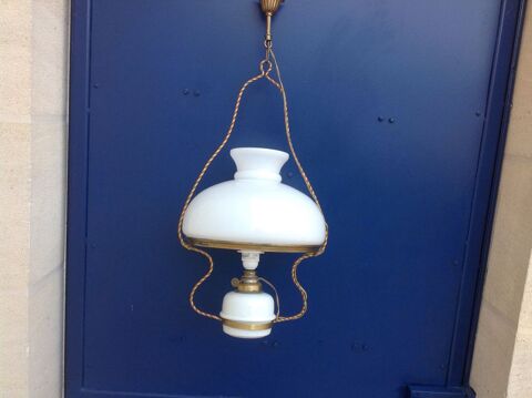 suspensions type lampe  ptrole vintage.je vide mon garage. 15 Senlis (60)