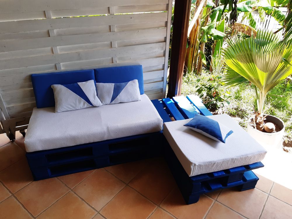 MAGNIFIQUE
SALON PALETTES RECYCLEES
Meubles