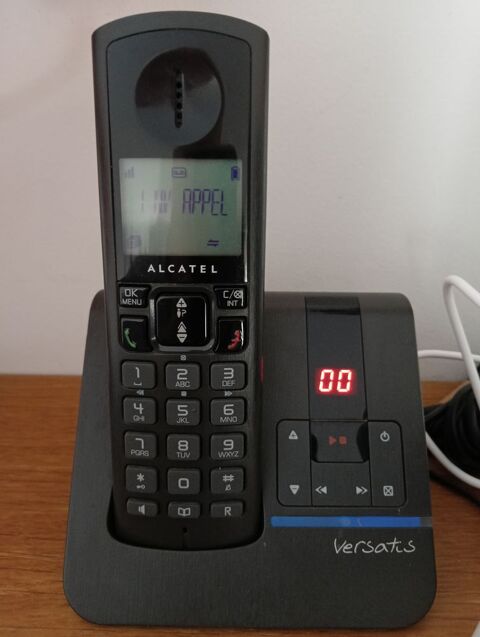 Téléphone sans fil fixe avec répondeur ALCATEL VERSATIS F250 Nemours (77)