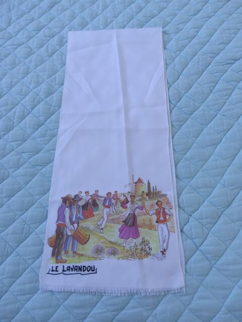 ECHARPE blanche  LE LAVANDOU  3 Saint-Etienne (42)