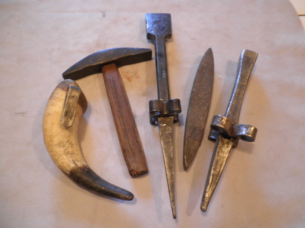 Enclumes et autres outils pour les lames de faux Jardin