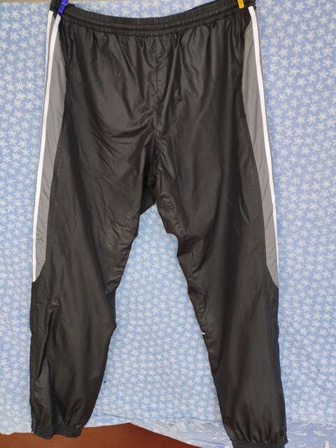 survtement ADIDAS 25 La Seyne-sur-Mer (83)