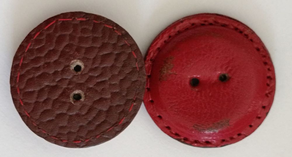 Lot d exception 21 Boutons Vintage Rouges Cuir, XL &amp; Forme Décoration
