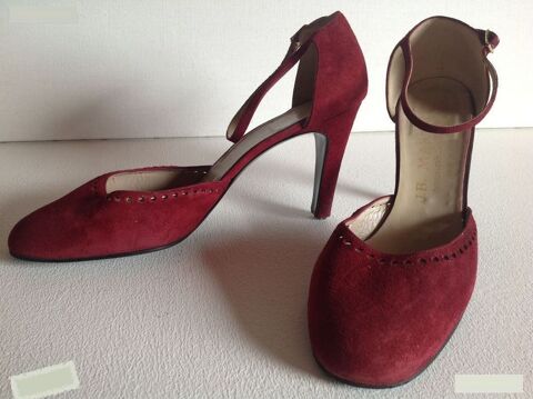ESCARPINS TALONS AIGUILLES J.B.MARTIN Pointure 39 Envoi Poss 45 Tr�gunc (29)