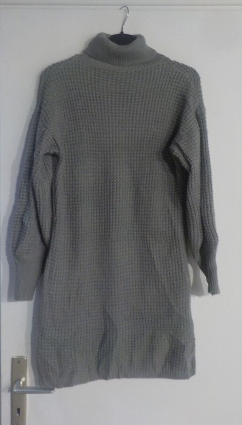 ROBE GRISE COL ROULE MANCHES LONGUES SHEIN T36
Vêtements