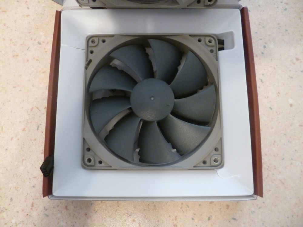 Ventilateurs de processeur Noctua NF-P12 redux-1700 PWM, 
Matériel informatique