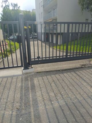  Parking / Garage à louer 12 m²