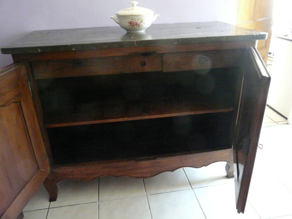 Buffet de chasse lyonnais d'&eacute;poque 18&egrave;me
Meubles