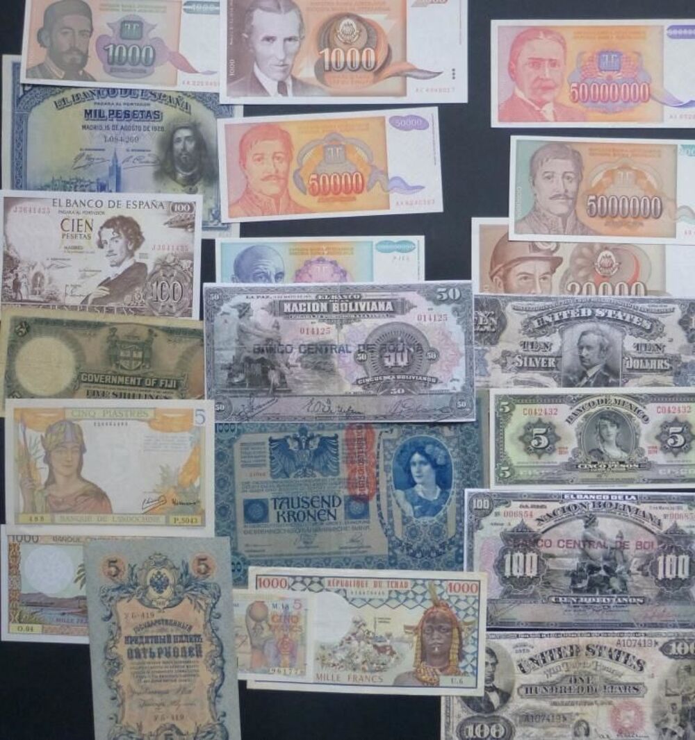 lot de + 700 billets banque du monde 