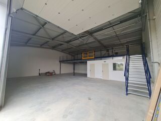  Atelier � louer 3 pi�ces 270 m�