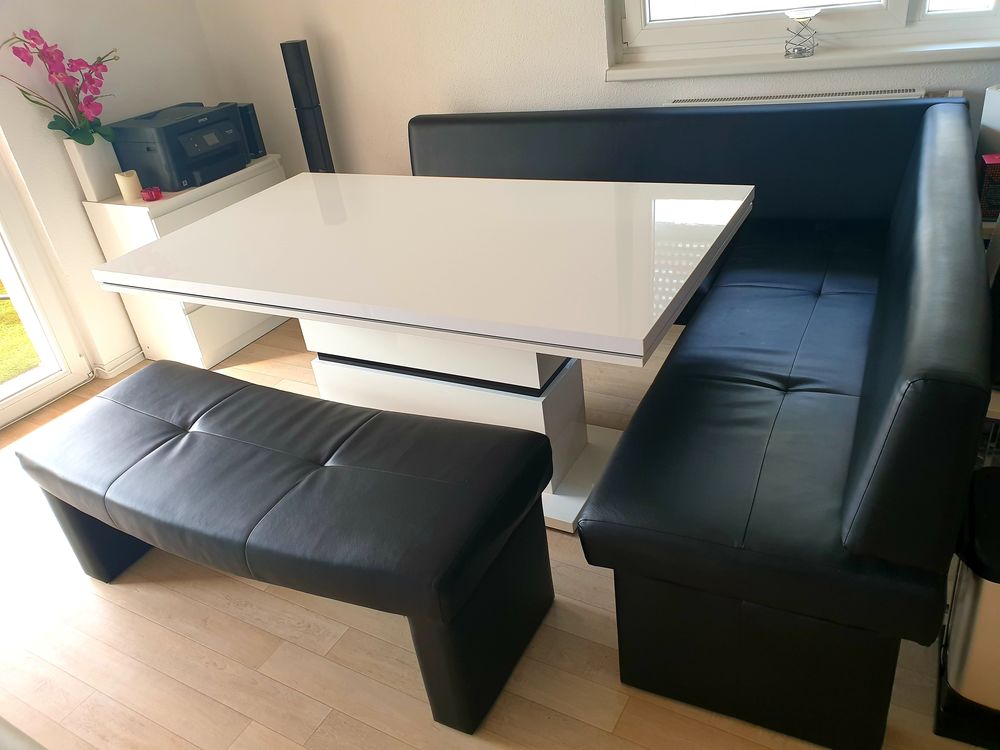 Table design blanche laqu&eacute;e 6-8 pers pied central Meubles
