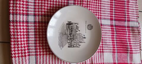 ASSIETTE EN PORCELAIN DECORATION H'OTEL DE VILLE DE FREVENT  25 Fr�vent (62)