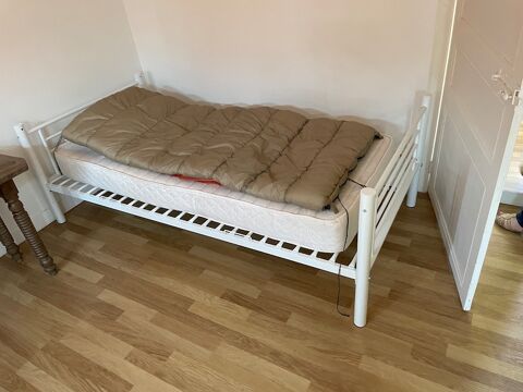 2 Lits 1 place en metal blanc 50 Rocquigny (08)