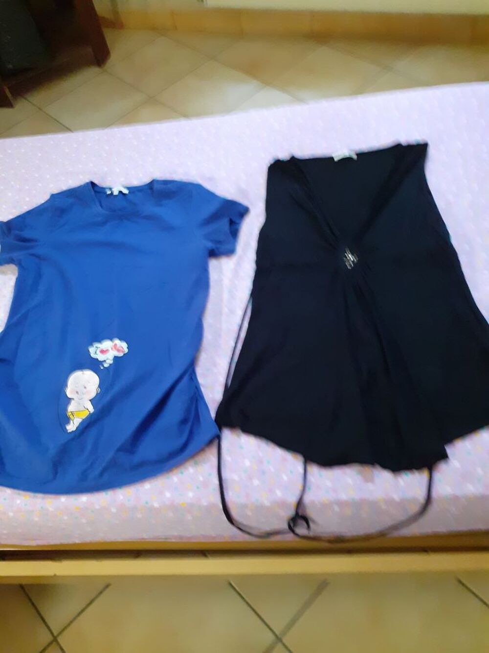 Tee-shirt de grossesse taille S + d&eacute;bardeur Taille 1 Vêtements
