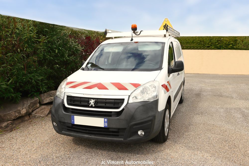 Partner PARTNER FOURGON LONG 1.6 BLUEHDI 100 S&S BVM5 PREMIUM 2018 occasion 26450 Cl&eacute;on-d'Andran