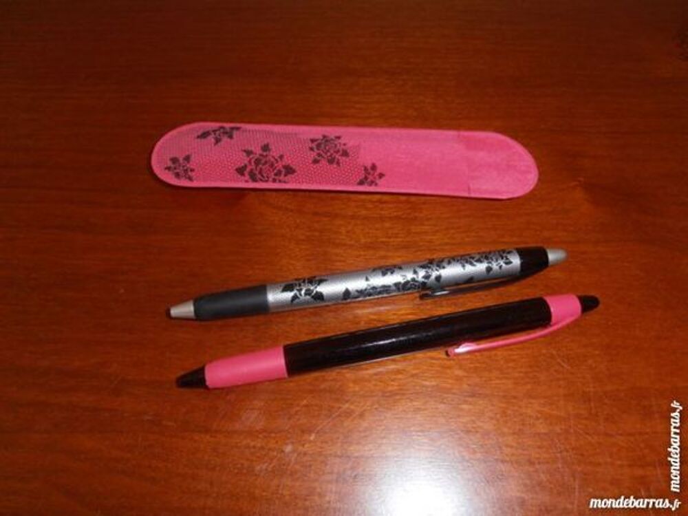 Crayons + pochette fuchsia (28c) Bijoux et montres
