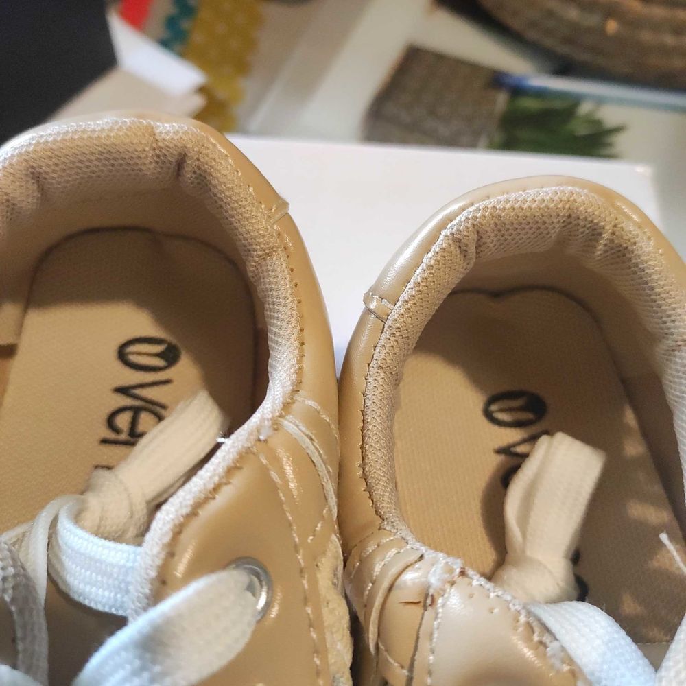 BASKETS FEMME CUIR VEGAN ET CROCHET Chaussures