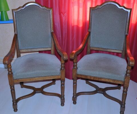 Lot de 2 fauteuils en chêne massif avec assise en tissu 100 Avrainville (91)