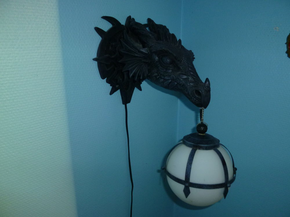 lampe t&ecirc;te de dragon Décoration