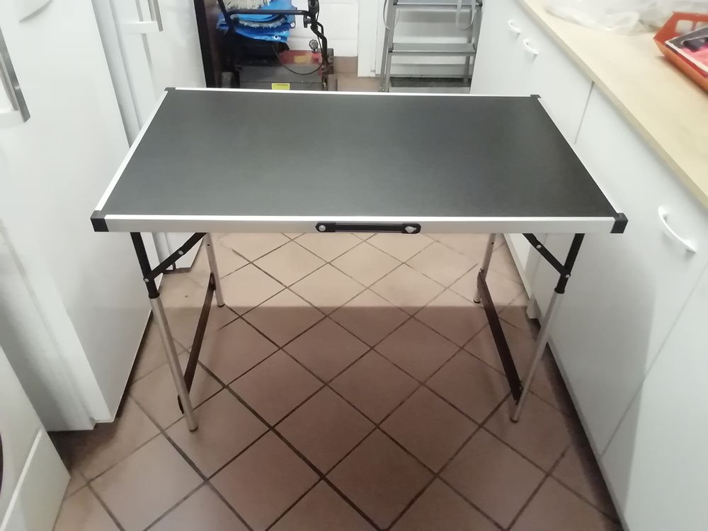 Table neuve pliante et r&eacute;glable Bricolage