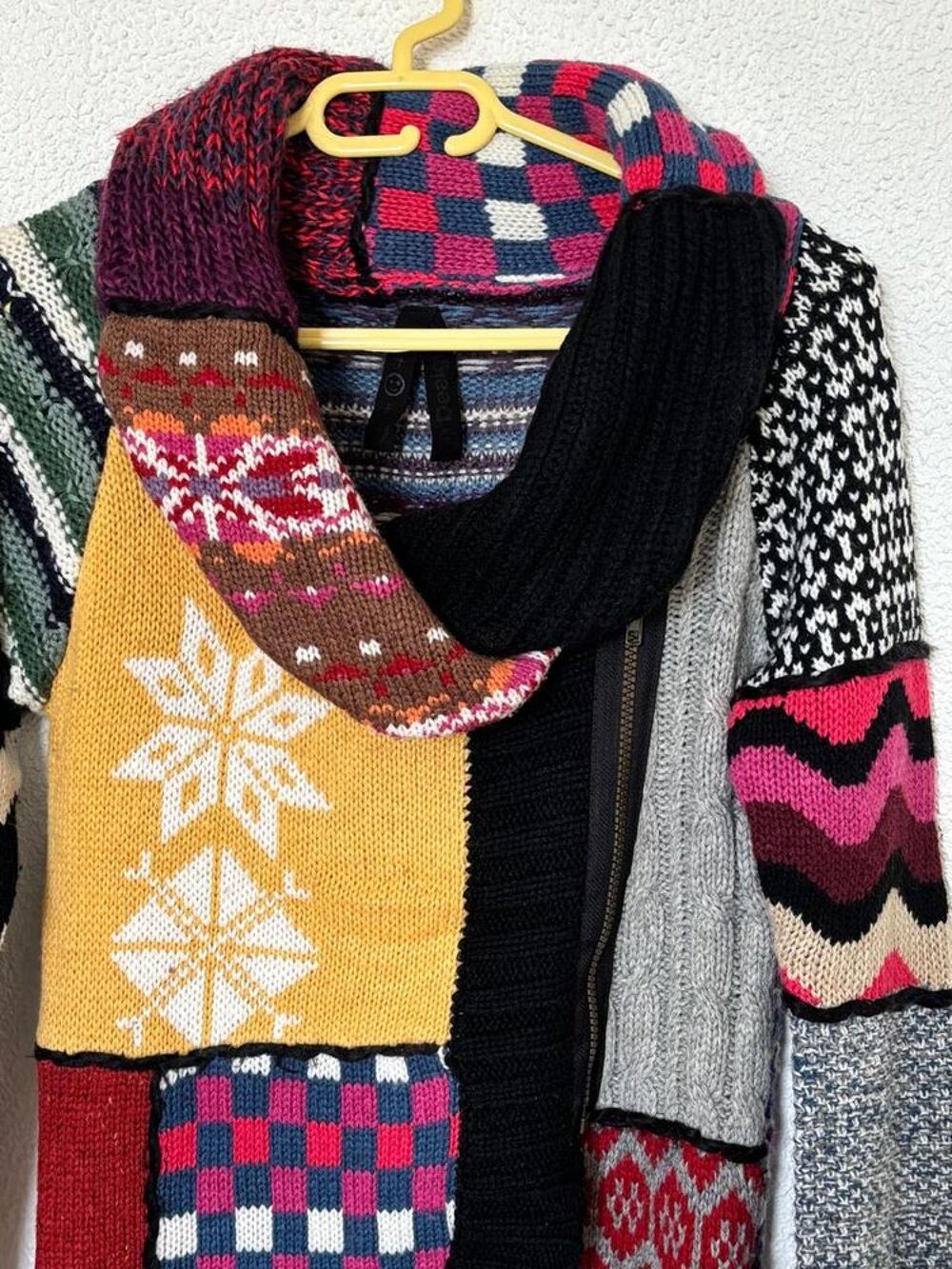 En tr&egrave;s bon &eacute;tat, PULL DESIGUAL Taille 38-M Vêtements