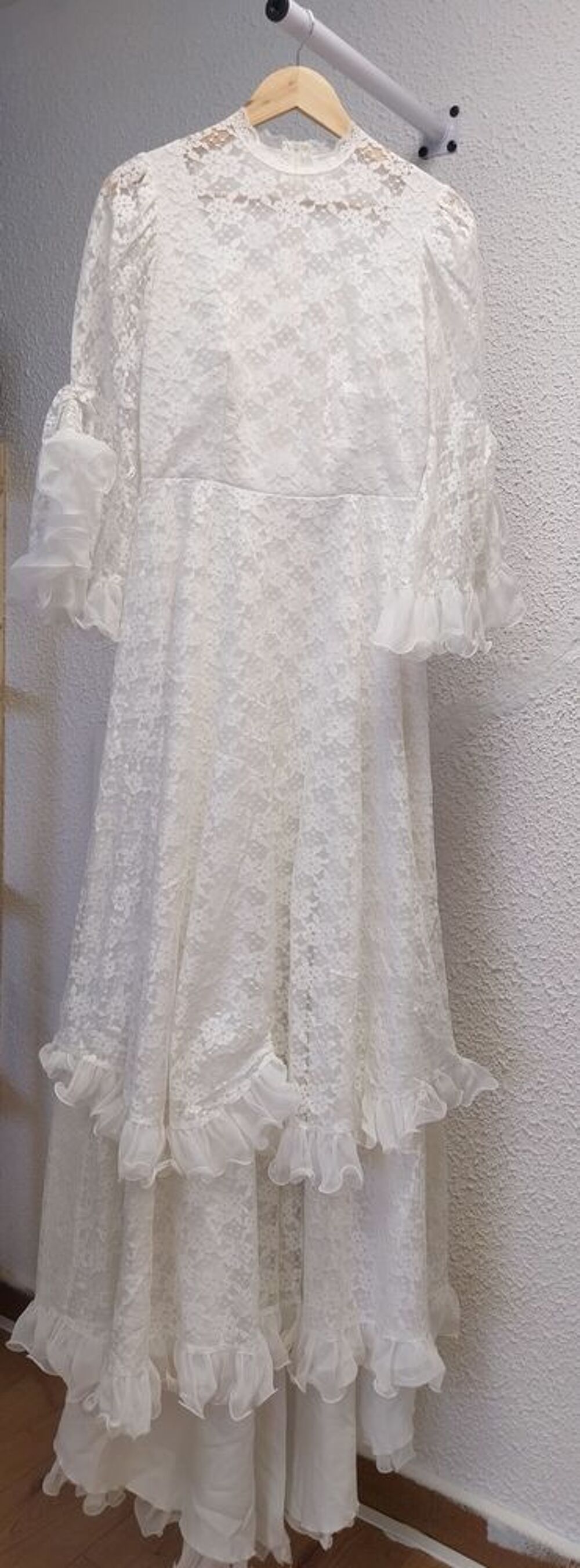 Robe mari&eacute;e vintage Vêtements