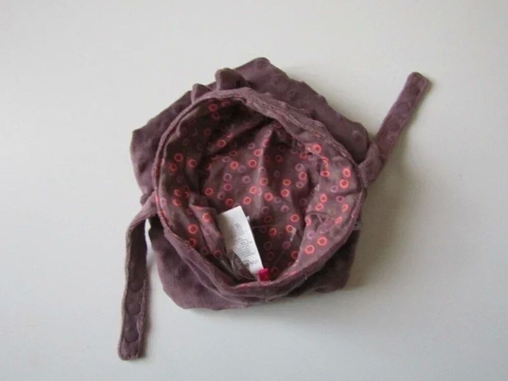 Chapeau bonnet b&eacute;b&eacute; .
Pour b&eacute;b&eacute; de 6/12 mois 47 cm.
Vêtements enfants