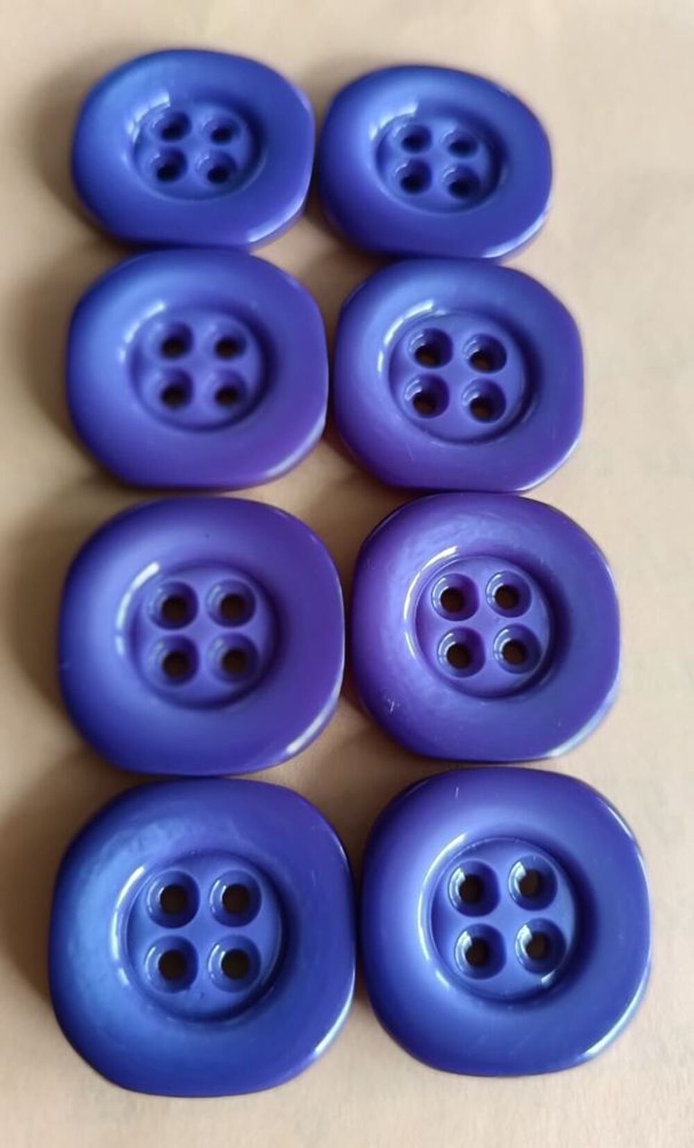 Rare lot de 8 boutons couture - Violet profond - Mati&egrave;re d Décoration