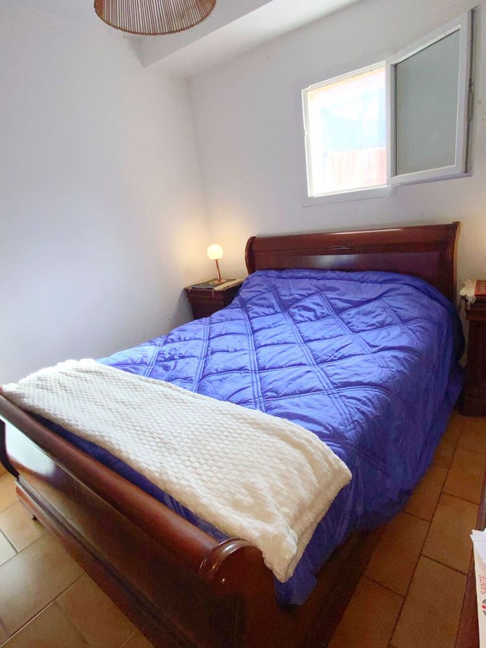 Lit double en bois massif acajou avec sommier Meubles
