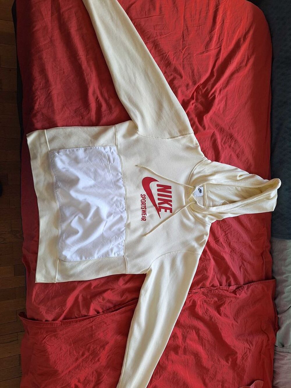 Sweat Nike Femme Jaune et blanc avec logo rouge Vêtements