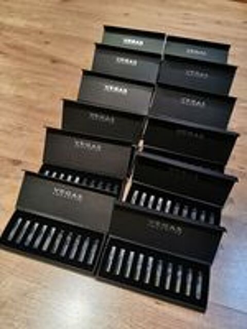   Presentoirs échantillons de Parfums Vegas  