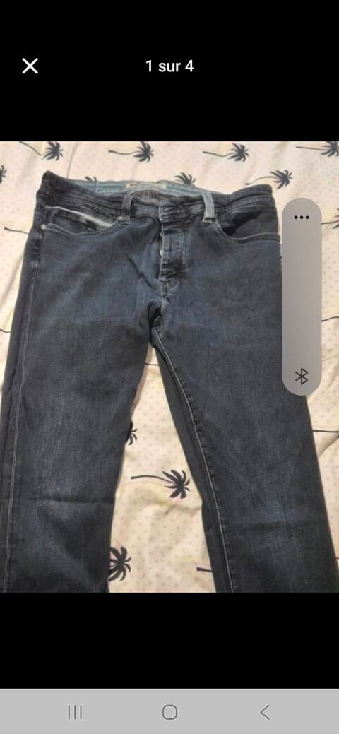 Jean teddy smith taille 46. Elastane.  35 Foix (09)