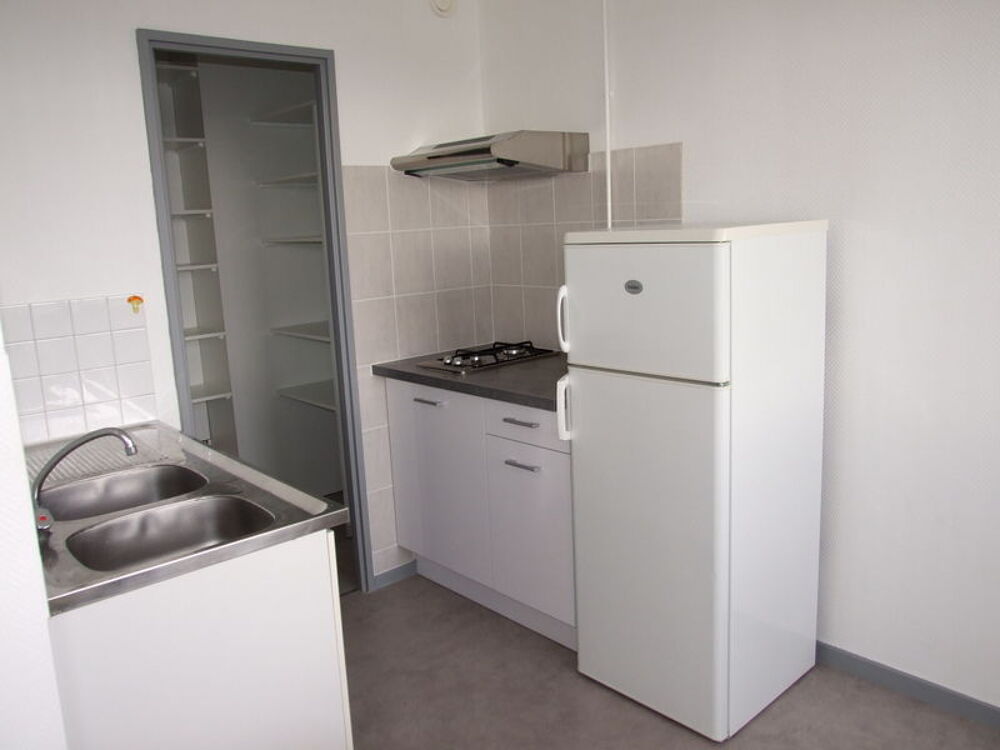 Location Appartement Quartier Oradou F1 très bon état avec parking privatif. Clermont-ferrand