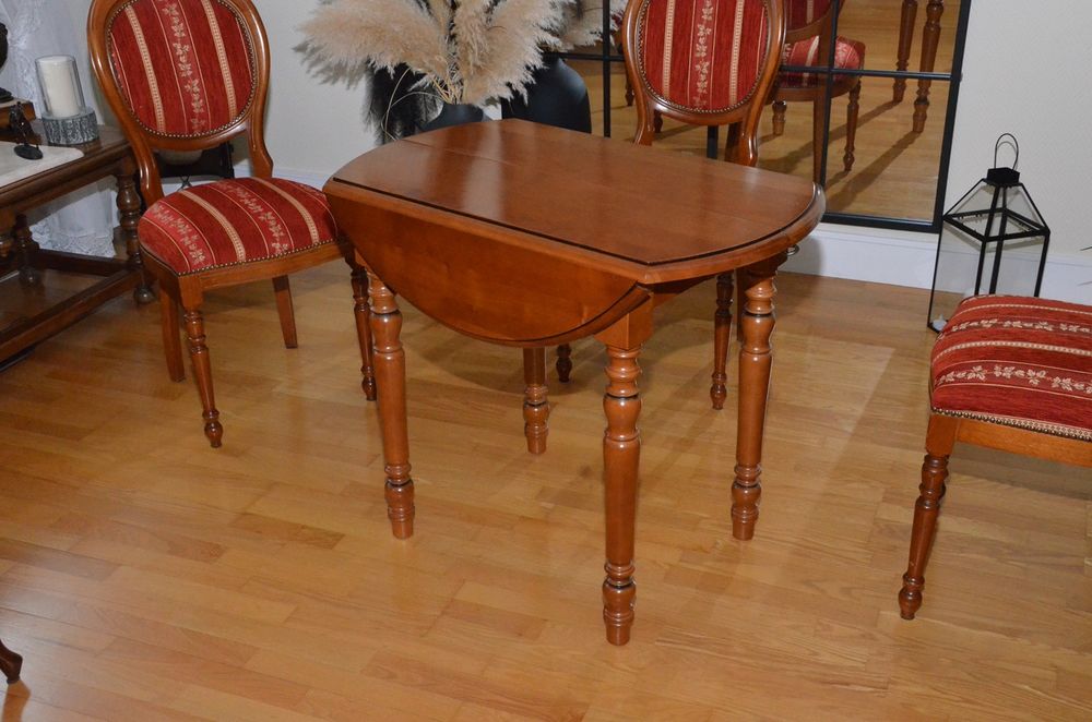 Table merisier massif avec rallonges et abattants
Meubles