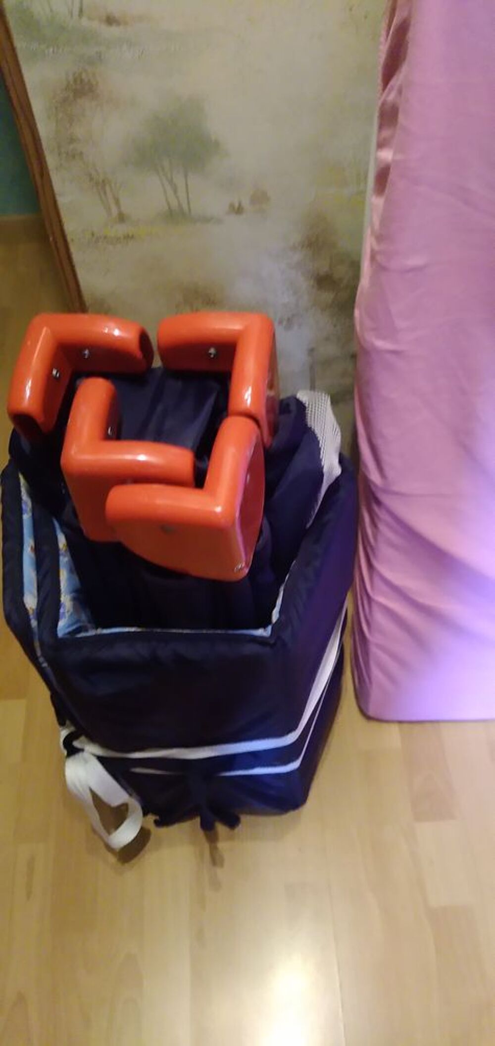 LIT PARAPLUIE ET SON MATELAS Puériculture